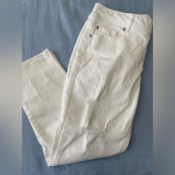 17. Cato White Denim Jean - Picture 1 of 4